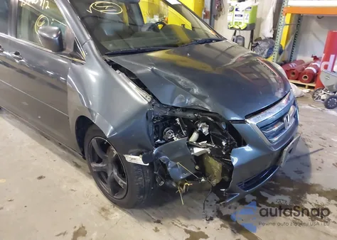 2005 Honda Odyssey Touring from USA, damaged, VIN 5FNRL38845B046286